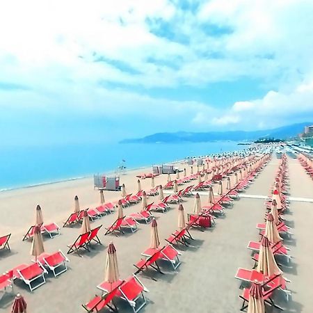 Modern & Bright Flat - 2 Min From The Sea Leilighet Savona Eksteriør bilde