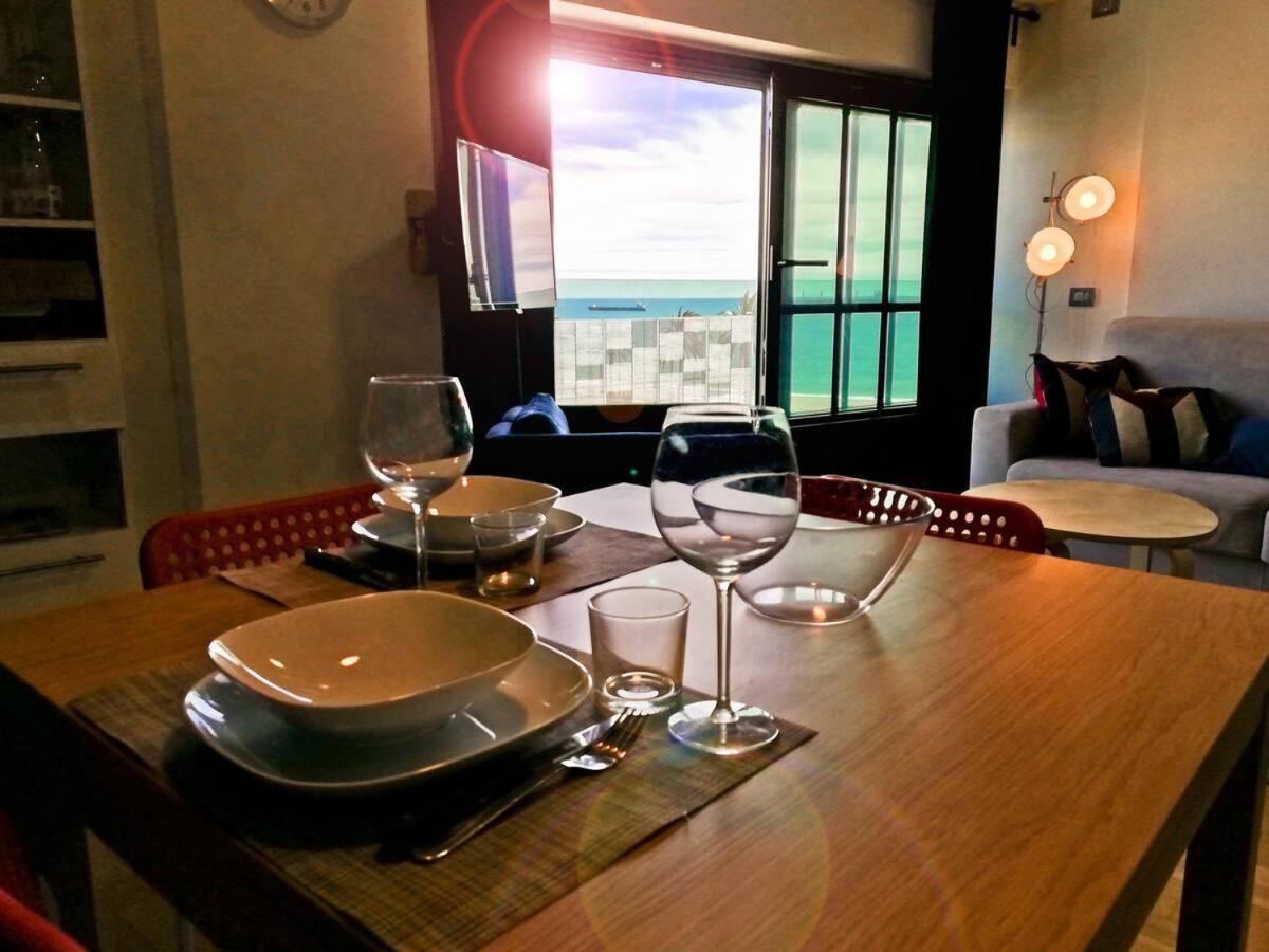 Modern & Bright Flat - 2 Min From The Sea Leilighet Savona Eksteriør bilde